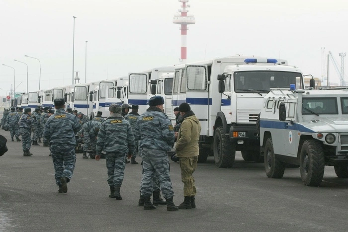 Осужденные силовики устроили бунт в колонии и потребовали прокурора