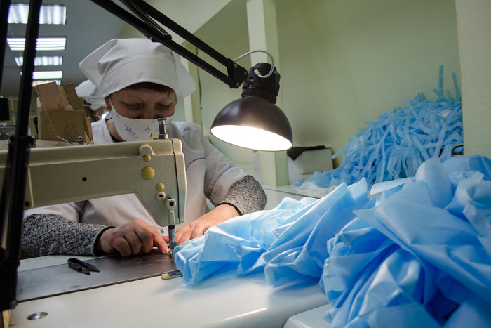 Защитные медицинские маски начали производить в Екатеринбурге