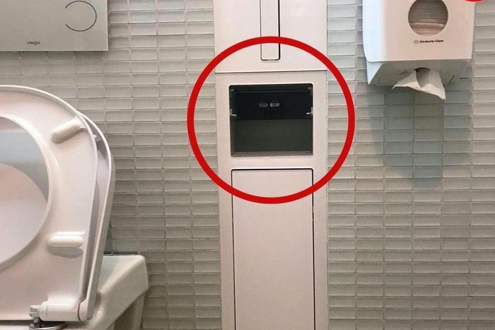 В Мариинском театре в женском туалете нашли скрытую камеру