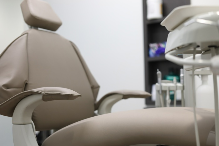 Владелец екатеринбургской стоматологии заявил о повышении цен