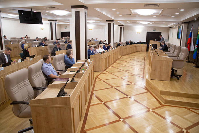 Екатеринбургские депутаты сами себе разрешили не публиковать доходы