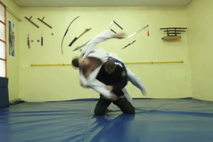 В Екатеринбурге школьный физрук избил отца ученицы