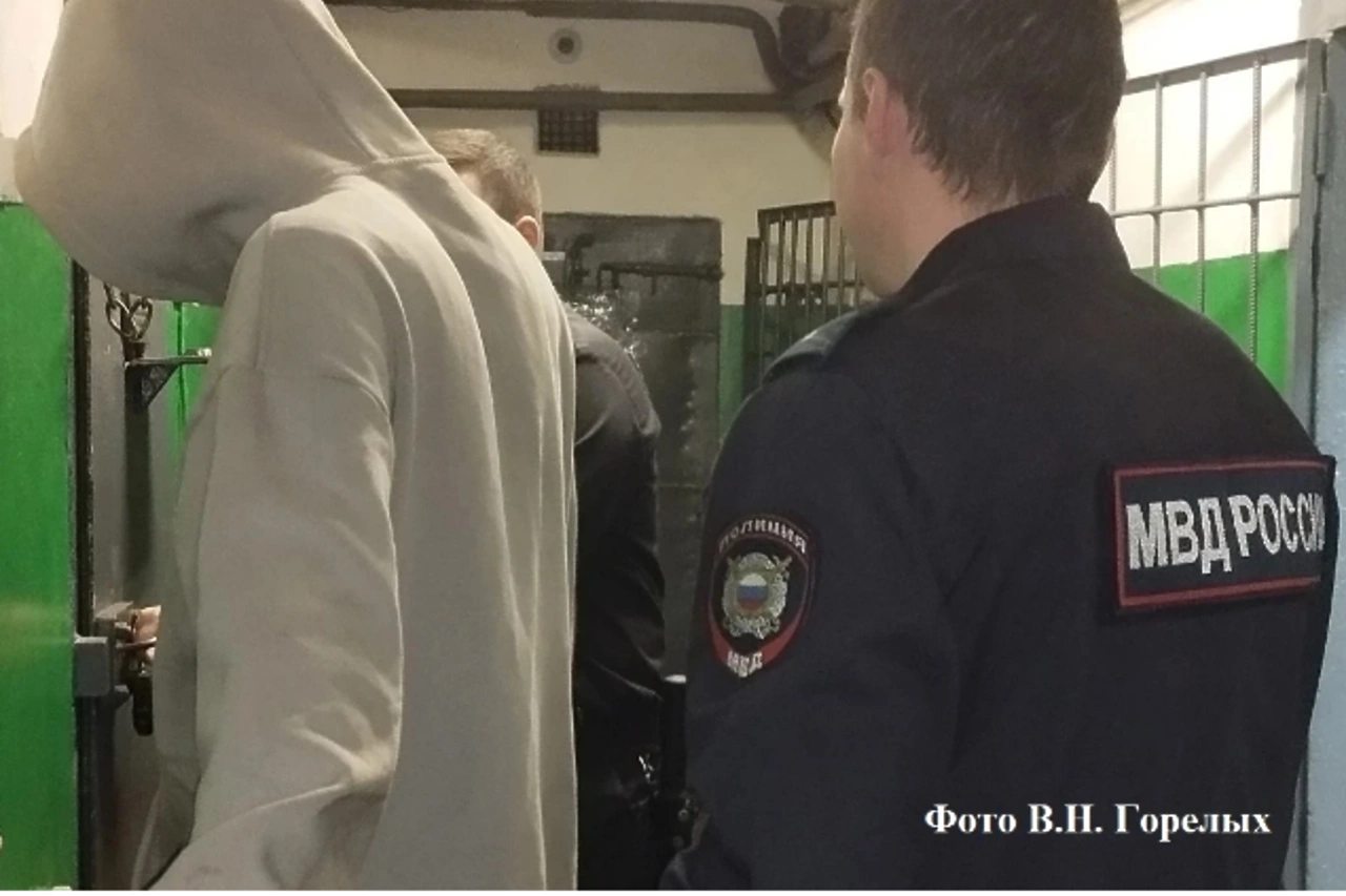 На Урале полиция остановила монструозного нарушителя на ВАЗе, применив пулемет «Кедр»