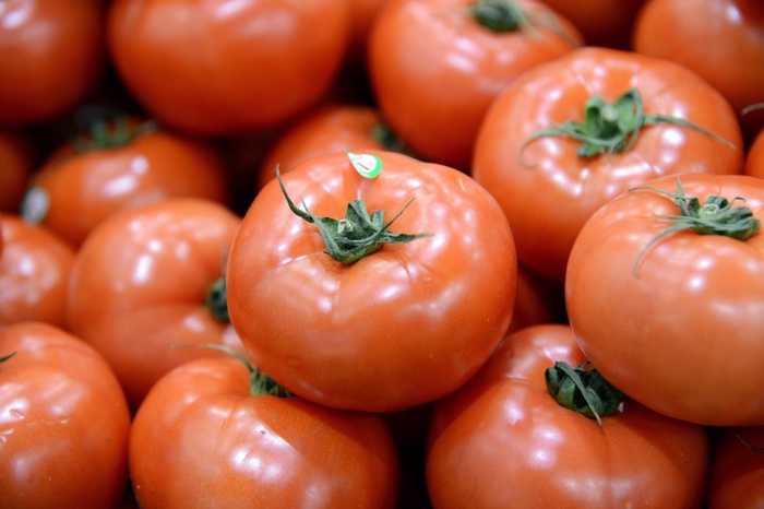 «Коммерсантъ» узнал о схеме закупок запрещенных турецких помидоров