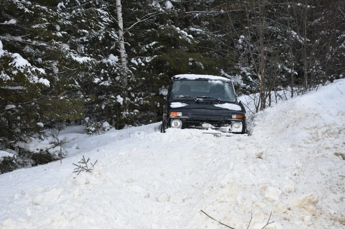 В свердловском ГИБДД назвали причину смерти водителя «Нивы», застрявшего после ДТП в сугробе