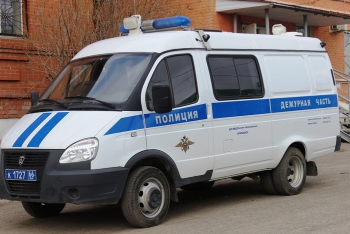 В Свердловской области полицейский угрожал расправой подростку