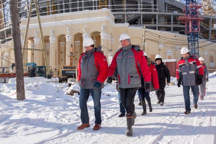 Консультант FIFA проверил ход строительных работ на «Екатеринбург-Арене»