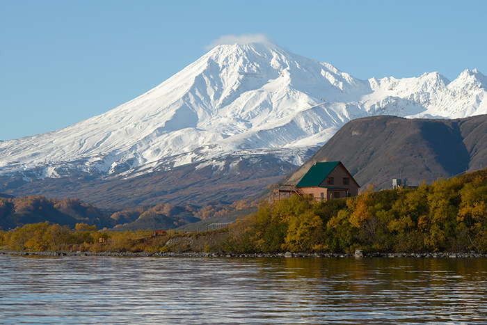 Неактивный более 200 лет вулкан Камбальный начал извергаться на Камчатке