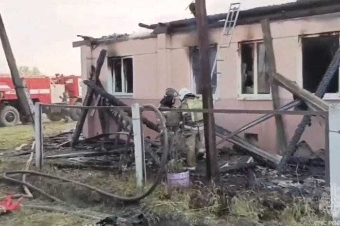 В МЧС рассказали о причинах страшного пожара, который унёс жизни дедушки и его маленьких внучек