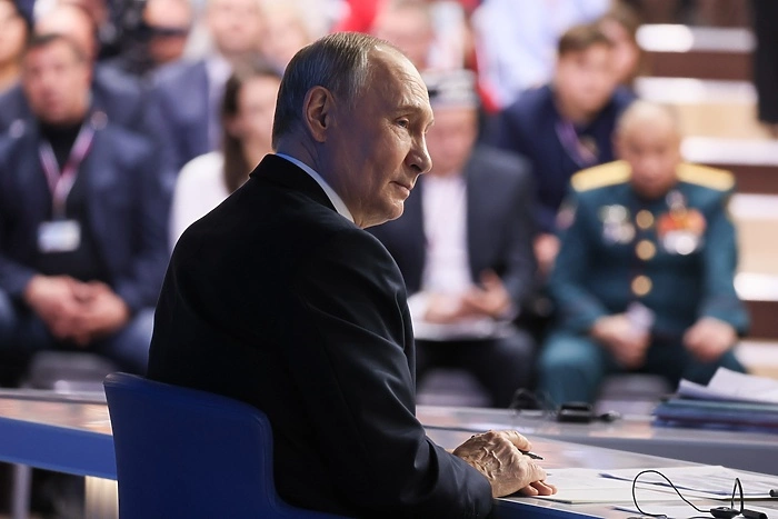 Захарова высмеяла слова Зеленского о том, что «Путиных много»