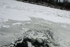 На южноуральском озере три ребенка ушли под лед