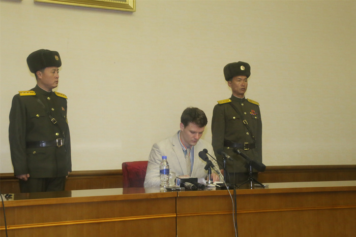 Сорвавший агитплакат в пхеньянском отеле студент из США получил 15 лет лагерей