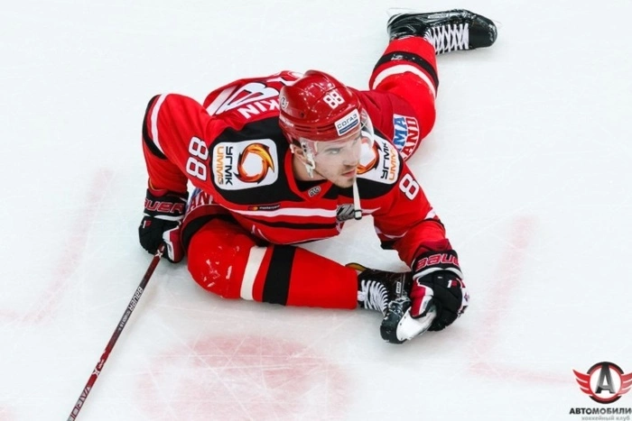«Автомобилист» победил «Ак Барс» в серии буллитов