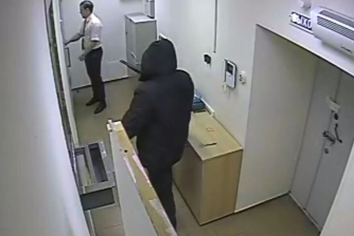 Банк «Нейва» усилит меры безопасности после вчерашнего ограбления