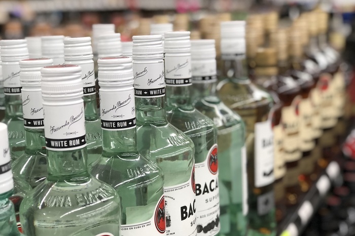 Депутаты доработали законопроект, ограничивающий продажу алкоголя в жилых домах