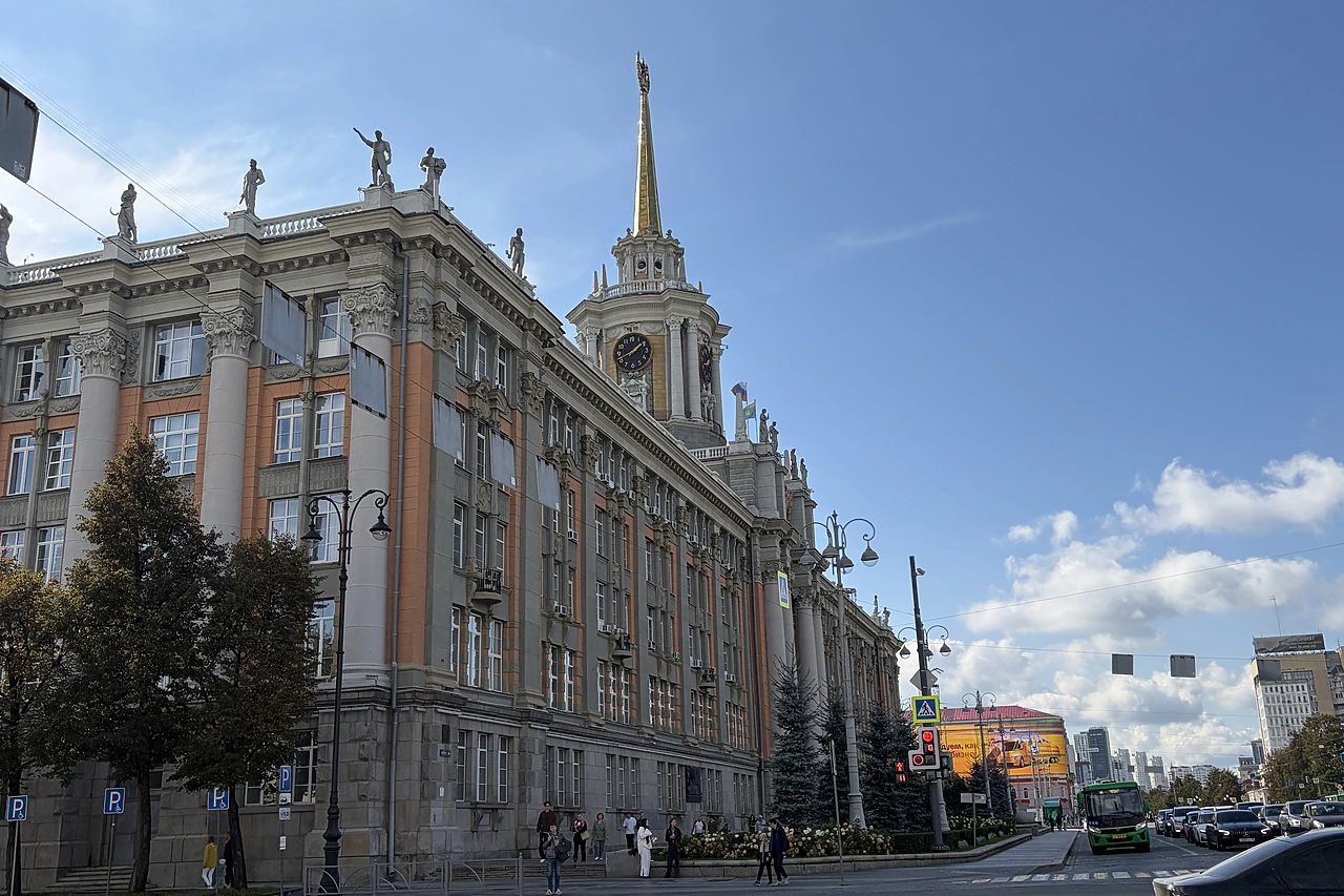 Помощникам депутатов Екатеринбурга поднимут зарплату