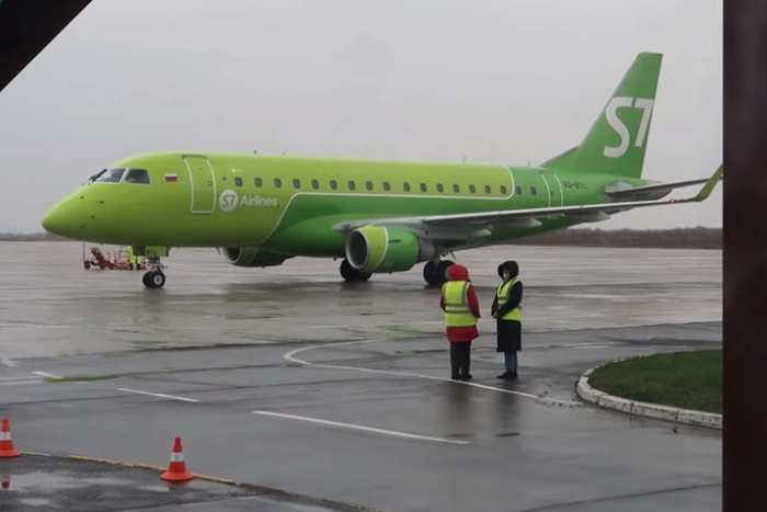 Лётный директор S7 задержан за взятку