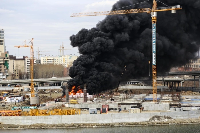 В Челябинске сгорел строящийся конгресс-холл за 20 млрд рублей