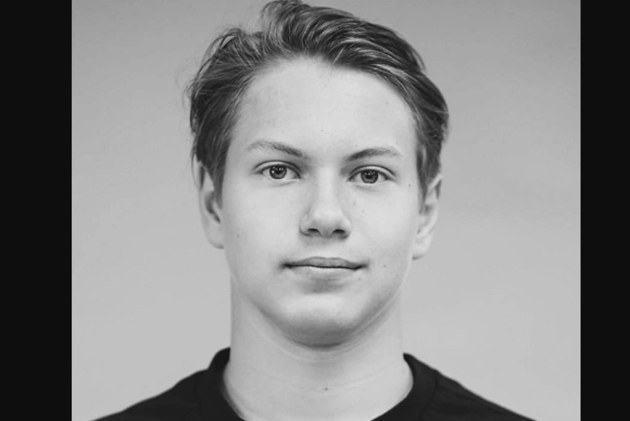 Семнадцатилетний хоккеист из Свердловской области скончался после укуса клеща