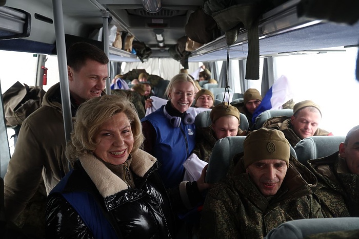 Четверо свердловчан вернулись домой из украинского плена