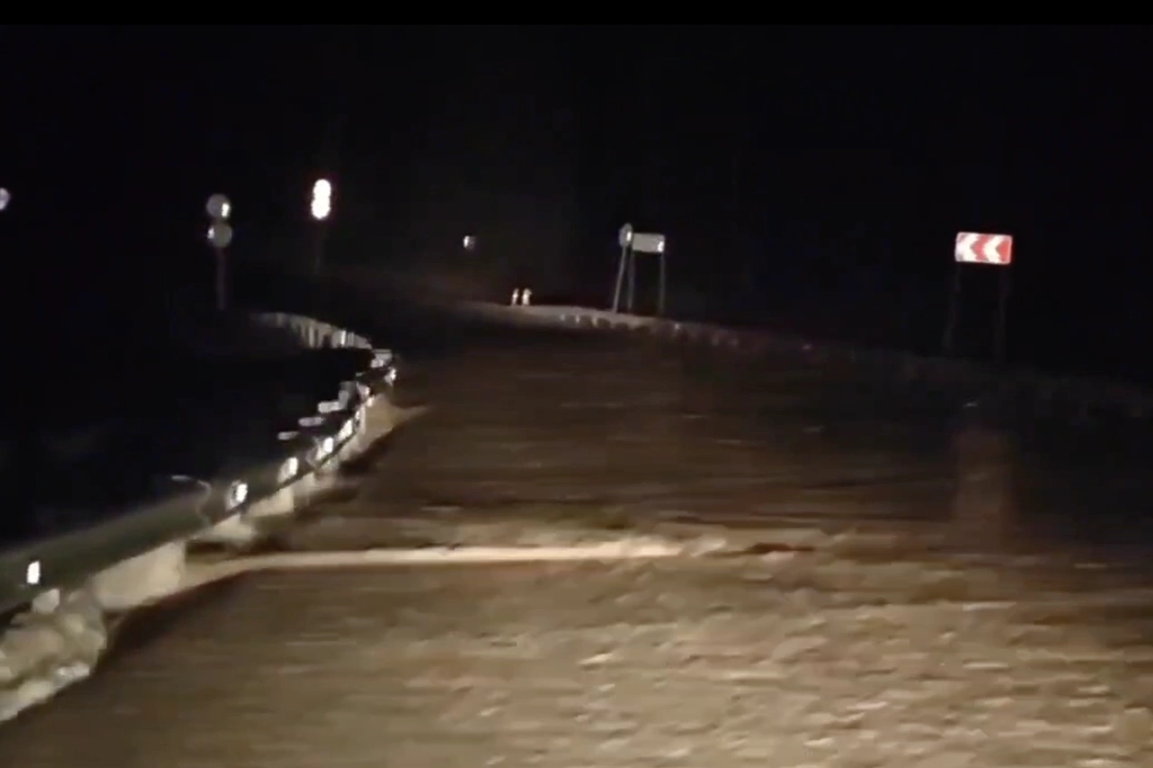 Свердловскую трассу перекрыли из-за затопления