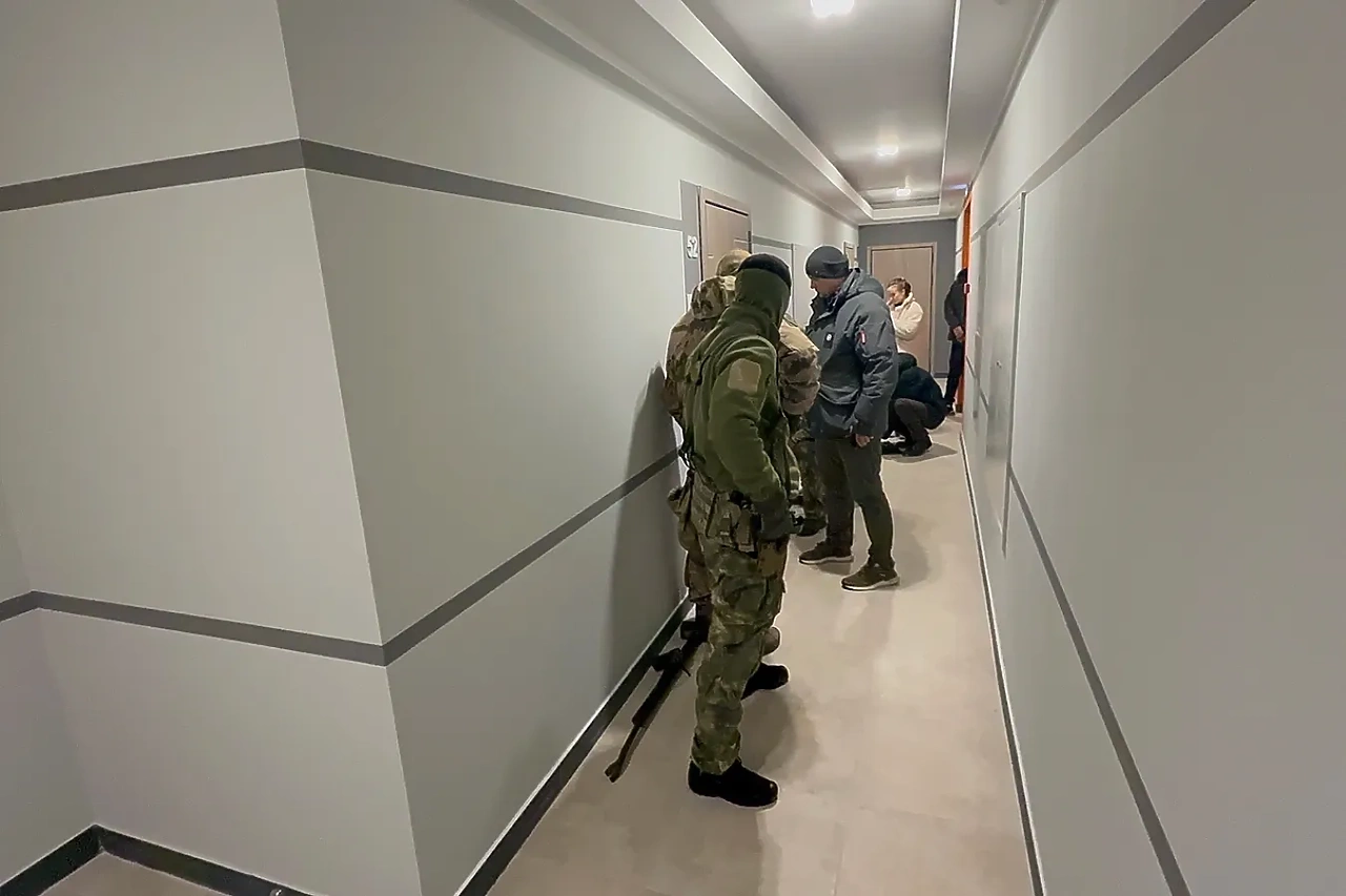 В Екатеринбурге силовики устроили рейд на мигрантов