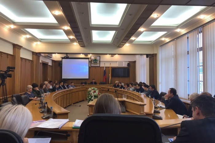 Дума Екатеринбурга отменит сегодняшнее решение по повышению зарплаты чиновникам