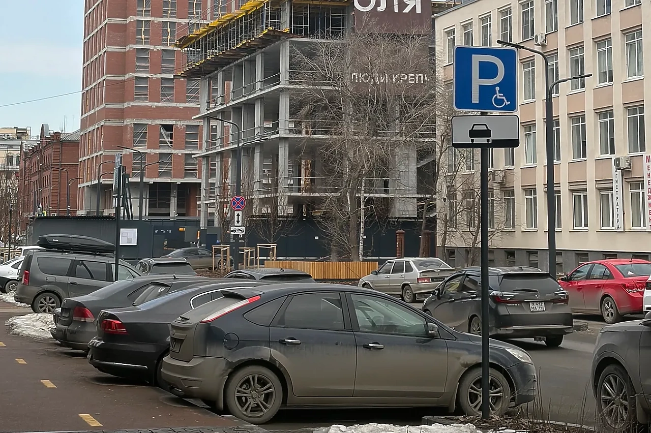 Парковку запретят ещё на ряде улиц Екатеринбурга