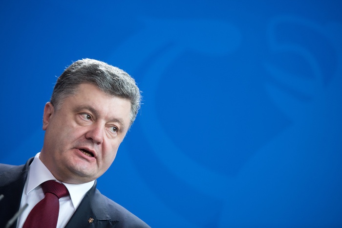 Порошенко отправил Коломойского в отставку с поста губернатора
