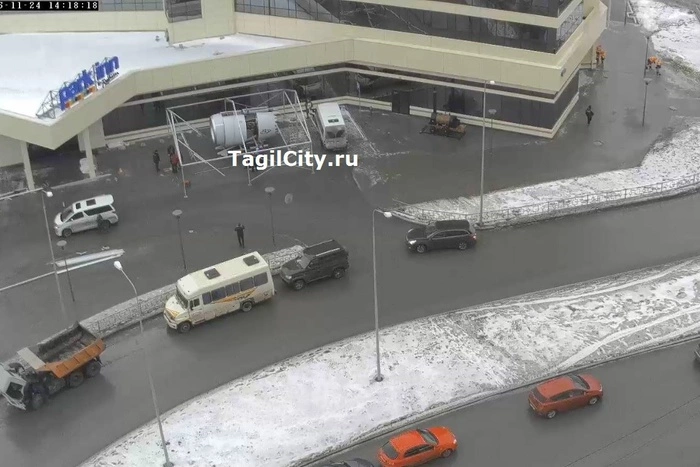 Путин в Нижнем Тагиле осмотрел новый российский авиадвигатель