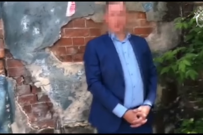 Обвиняемый в коррупции чиновник пытался сбежать от следователей и полиции перед арестом — видео