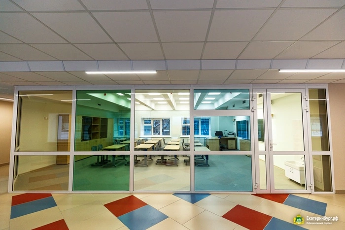 На Уралмаше завершили капитальный ремонт начальной школы