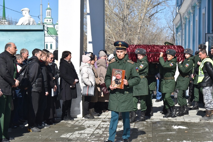 В Свердловской области похоронили молодого разведчика, погибшего во время спецоперации
