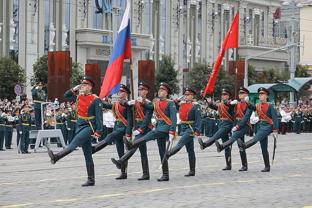 В Екатеринбурге начался Парад Победы