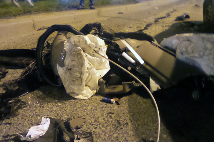 Два человека сгорели в легковушке, выскочившей в лоб МАЗу на Московском тракте
