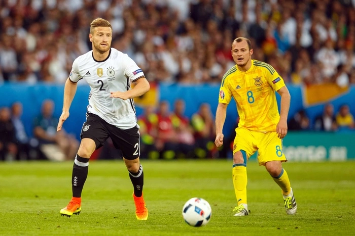 Испанские фанаты: «Зозуля, ты — нацист!»