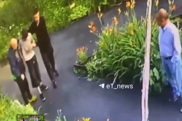 В Екатеринбурге отец и сын жестоко избили подростка