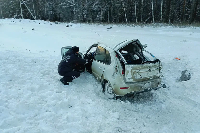 Два человека в «Ладе» погибли накануне утром на трассе Екатеринбург — Тюмень