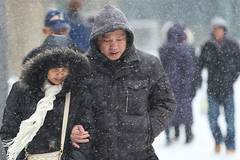 «Полярная воронка» сковала США рекордными морозами