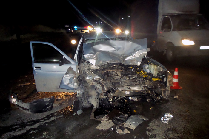 Прицеп фуры убил водителя на трассе под Челябинском