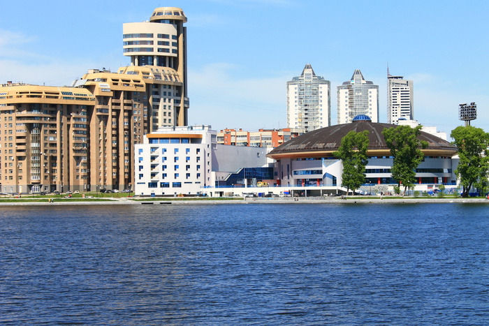 На очистку Городского пруда и Исети мэрия потратит 2 миллиона рублей