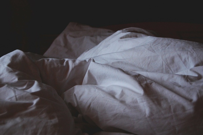 Свердловская пенсионерка купила в кредит постельное белье за 100 тысяч и поплатилась своим здоровьем