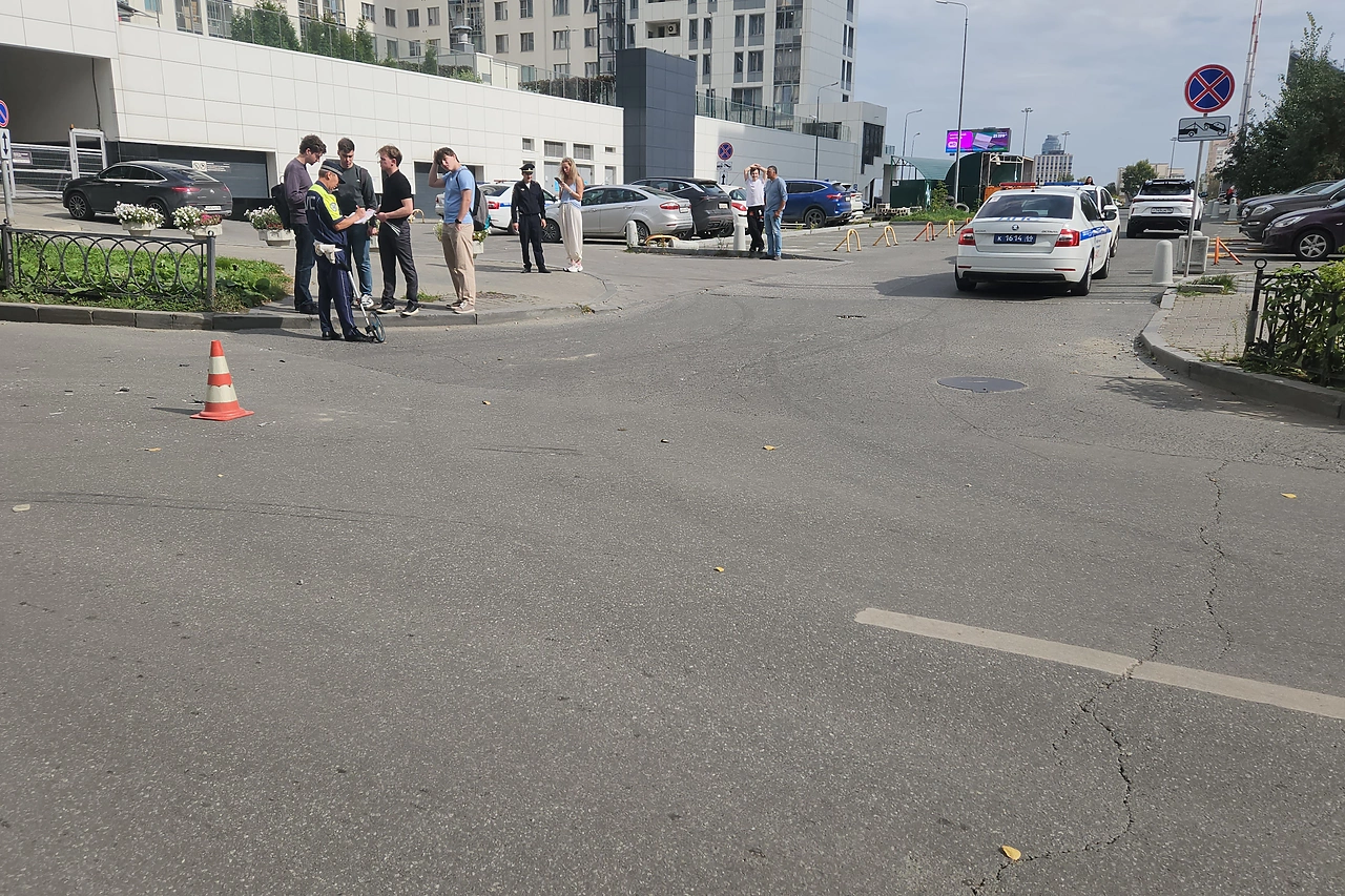 Двухлетний малыш попал в больницу после аварии на ВИЗе