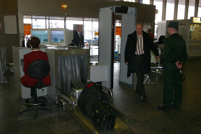 Багаж туристов из России потеряли в Анталье из-за поломки в аэропорту