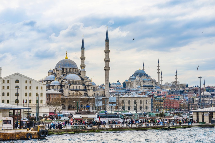 В Турцию — по российскому паспорту и с рублями
