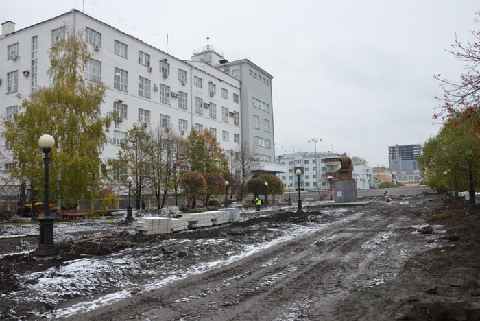 Мэрия: Сквер Попова должен быть отремонтирован до конца этого года