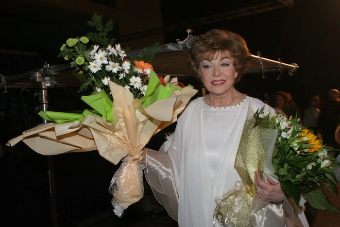 Выступление Эдиты Пьехи в Екатеринбурге отменили, но билеты все еще в продаже