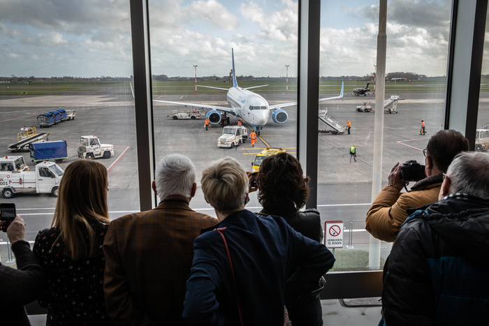 Самолет накануне вернулся в Кольцово из-за самочувствия пассажира