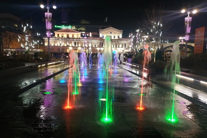 Жительница Миасса потребовала закрыть городской фонтан. На нем упала ее дочь