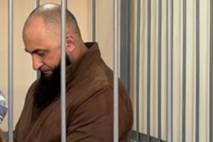 Стало известно о состоянии девушки-курьера, которую избил водитель Mercedes